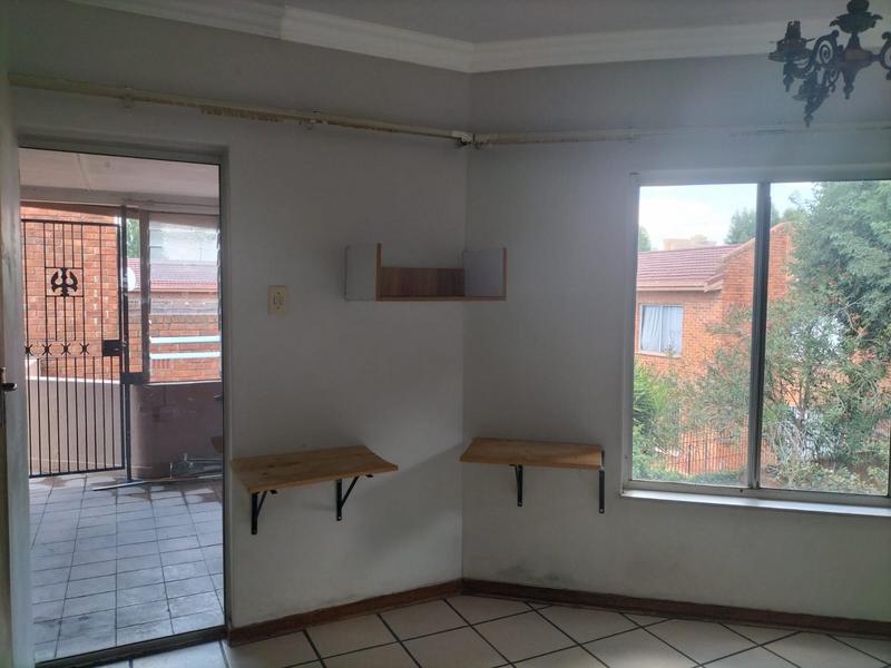 5 Bedroom Property for Sale in Willows Free State